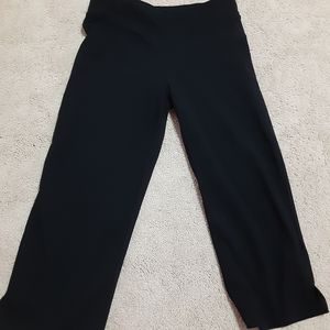 BCG Woman's black capris